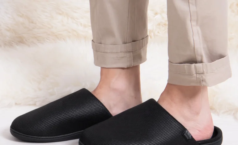  Stay Comfortable, Stay Stylish: Shop Men’s Slippers at The Fashion Square