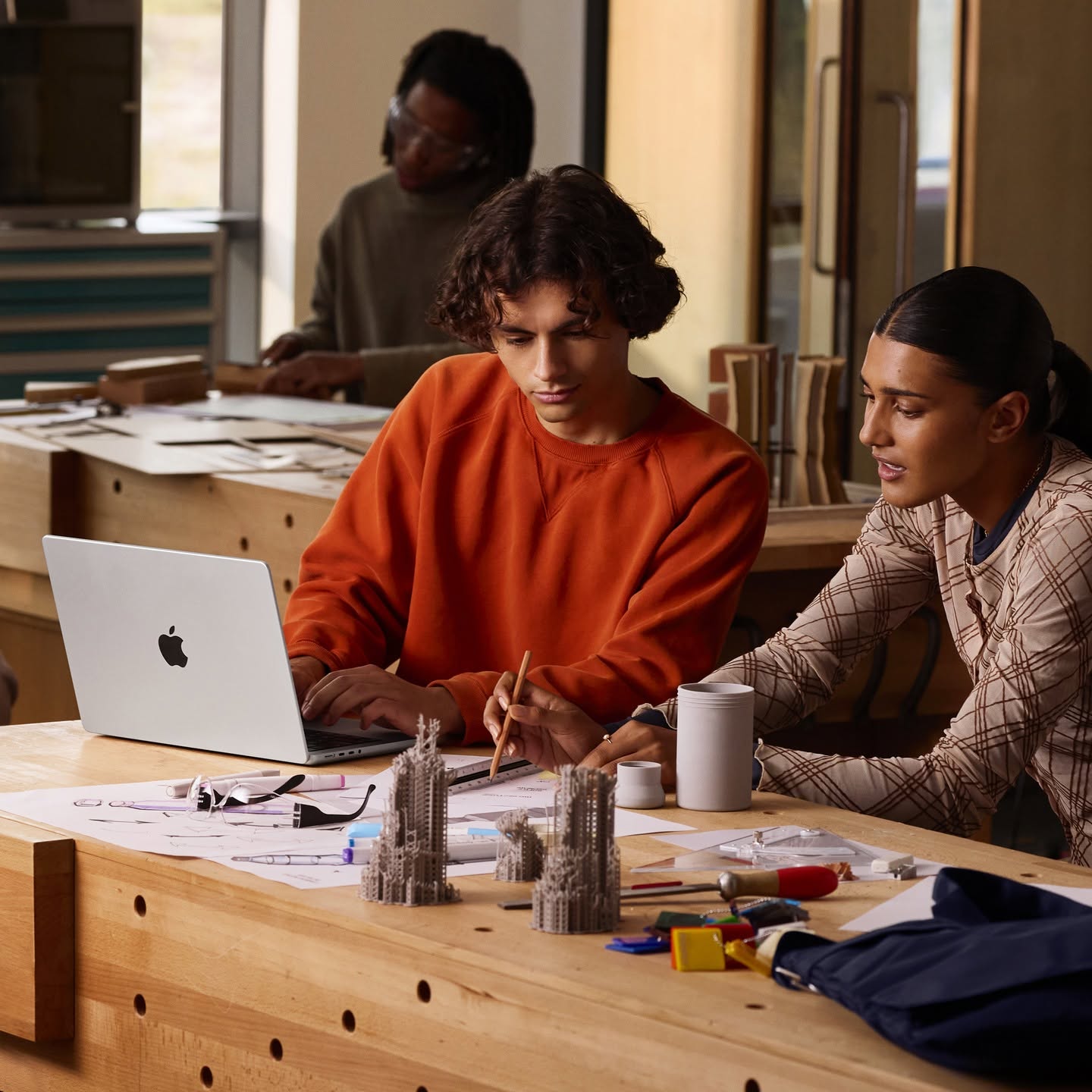 Stay Connected, Stay Organised, and Track Everyday Essentials with AirTag Accessories from iSTYLE