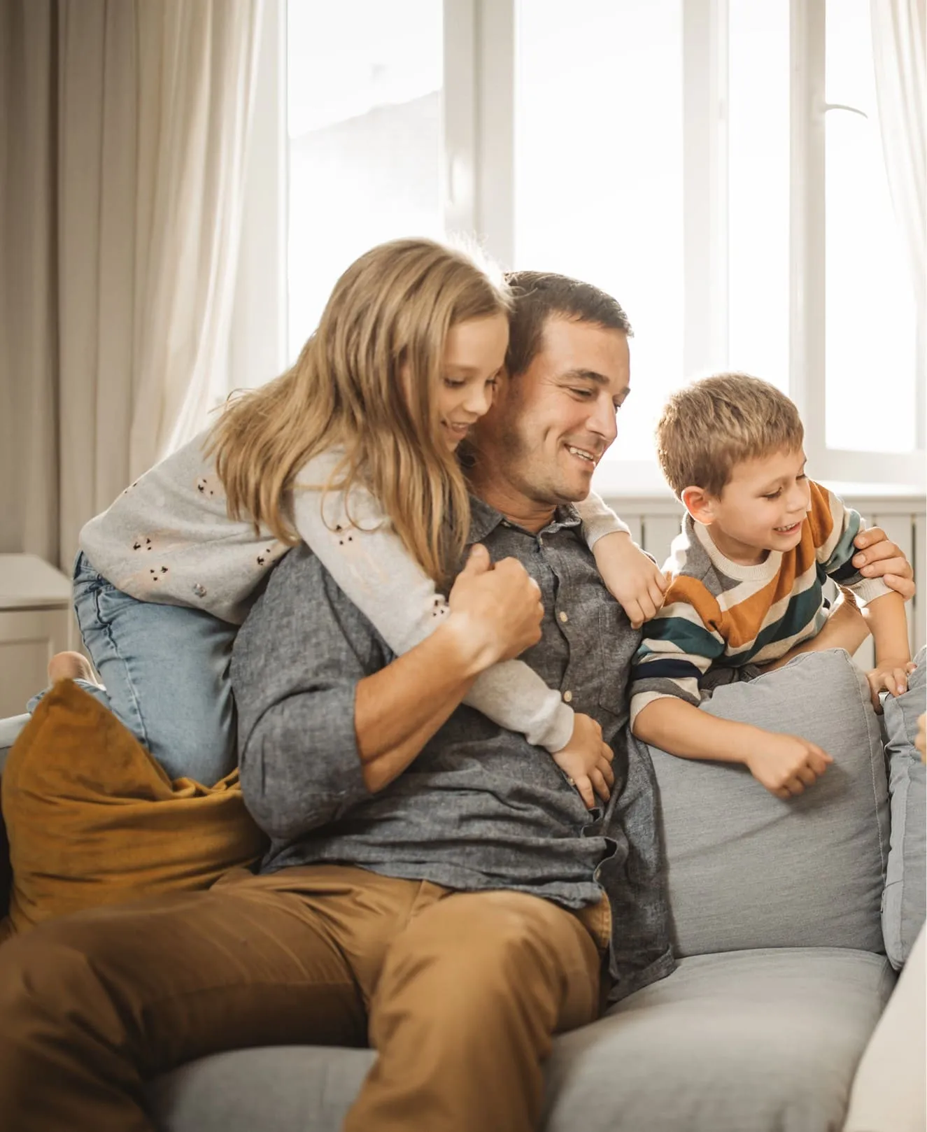 Travel with Greater Confidence Through Flexible Protection, Annual Cover, Student Insurance, and Travel Support from AXA